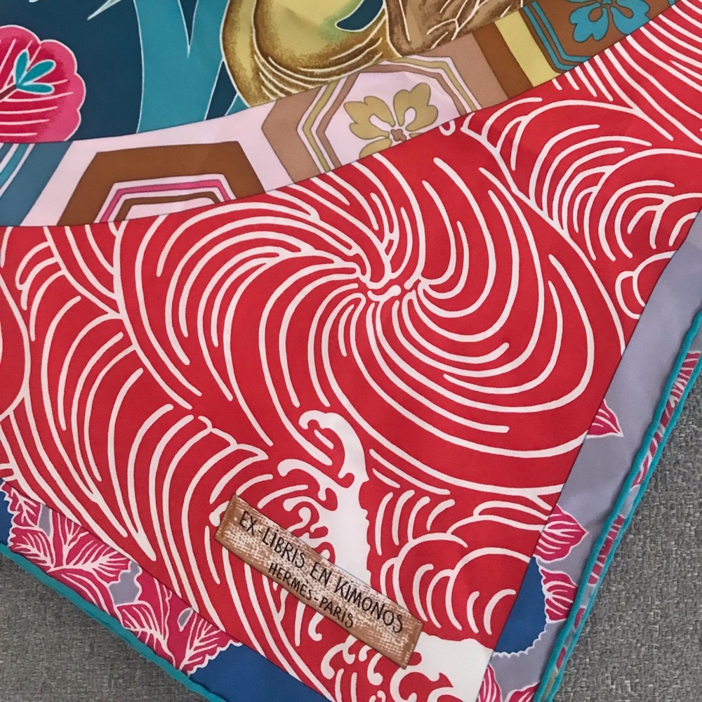 Hermès "Ex Libris En Kimonos" Scarf 90cm of Silk Twill